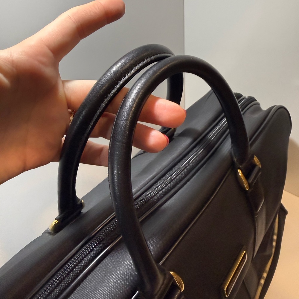 Burberry Golf 45 Black Duffel with House Check Pattern - Picture 4 of 11